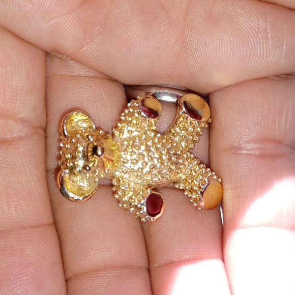 Teddy Bear Pin, goldtone - Picture 2 of 4
